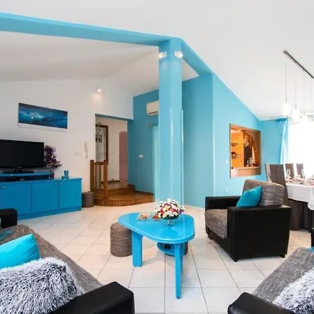 Monte Grande - #123398 Holiday home